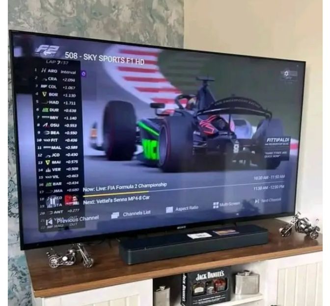 Viewing scene accompanying Isla C. StrimoIPTV review